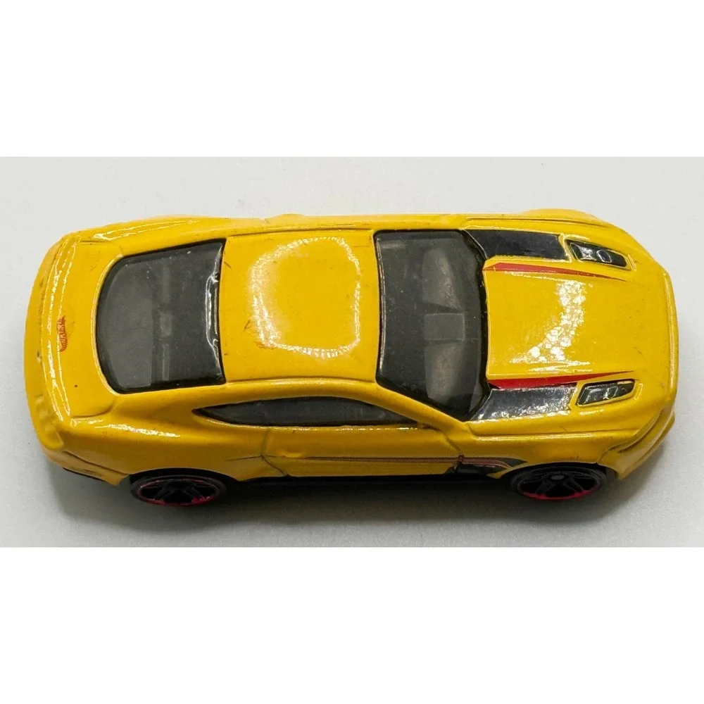 Hot Wheels 2015‎ Yellow Ford Mustang 5.0 GT 1/64 Diecast Toy Car Loose 2014
